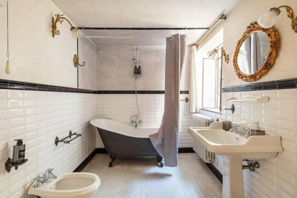 Central Elegant Apartment - Liberty House โบโลญญา ภายนอก รูปภาพ
